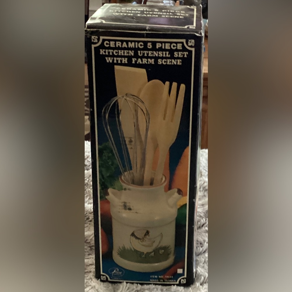 Price Ceramic 5 piece kitchen utensil set with farm scene